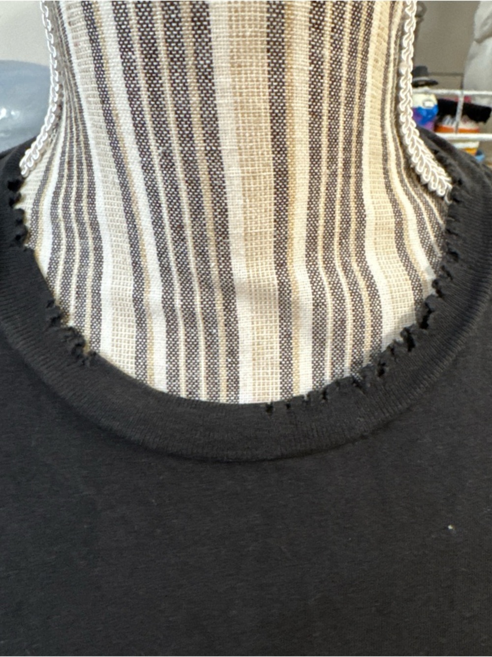 Divided H & M Wu-Tang Men’s Distressed Graphic Logo Tee S - Picture 7 of 7